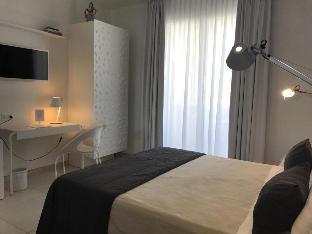 Quihotel ポルト・チェザーレオ エクステリア 写真